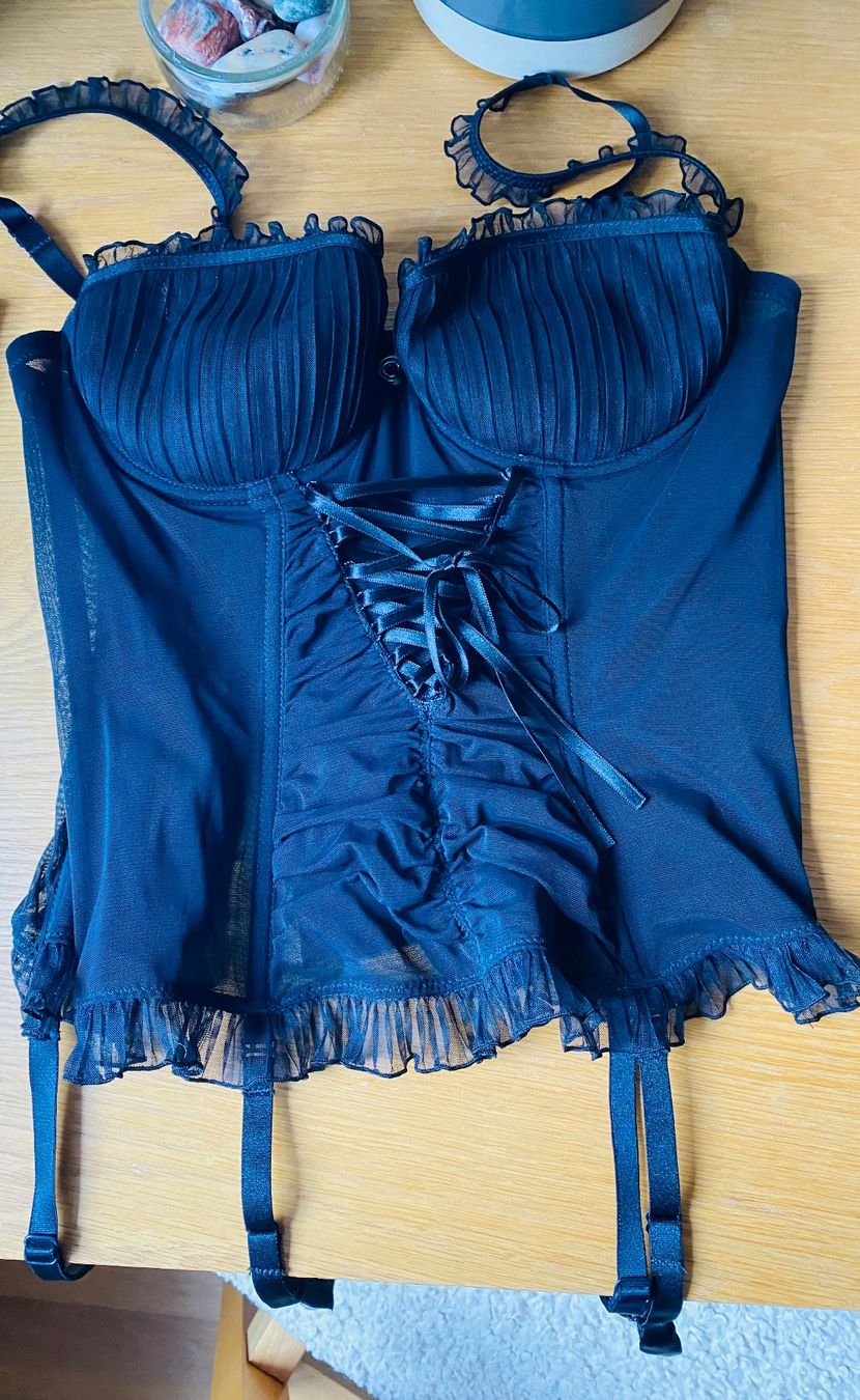 Altra biancheria intima: Bustier noir marque Chantelle. Porté 2x – Usato da Bern venduto da car_yw9x 1