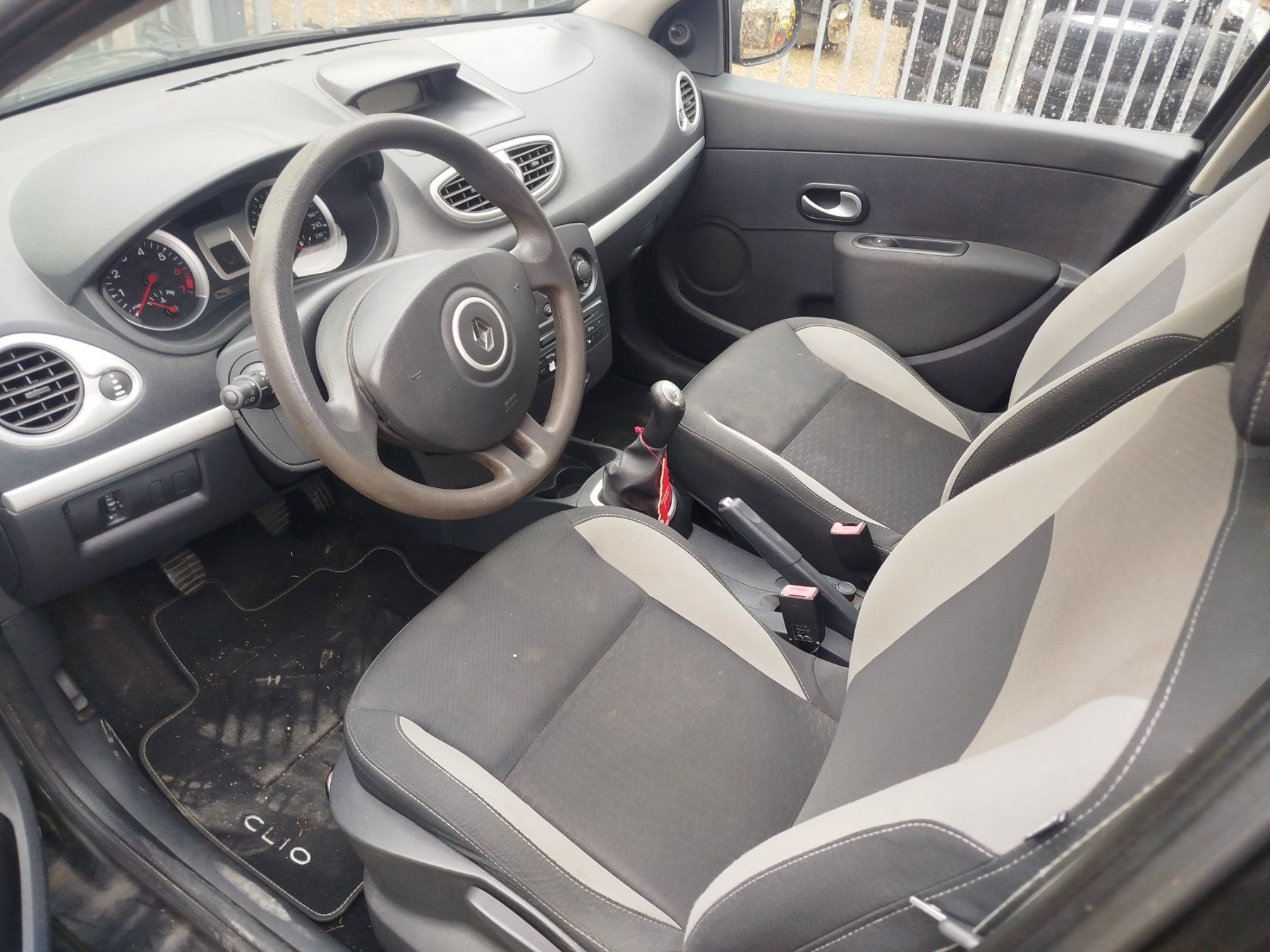 Renault Autos: Renault Clio 1.2 100 – Gebraucht aus Savagnier von Botteron_Recycling 6