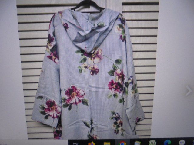 Giacche: Sommerjacke mit Kapuze Blumen – Usato da Hinwil venduto da Glasperlen 8