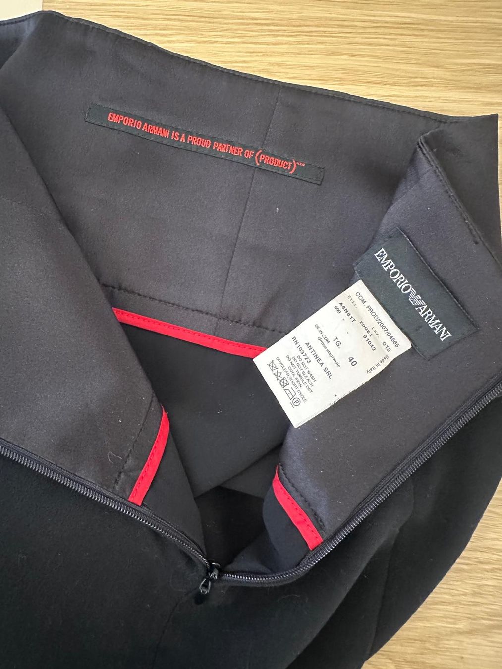 Armani Gonne: Jupe von EMPORIO ARMANI – Usato da Neuhausen venduto da Lechasseur 3
