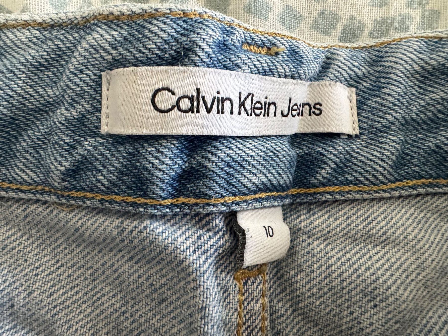 Calvin Klein Pantaloni: Lot de 3 Jeans Calvin Klein, 10 ans – Usato da Chatelaine venduto da lae_7h8n 4