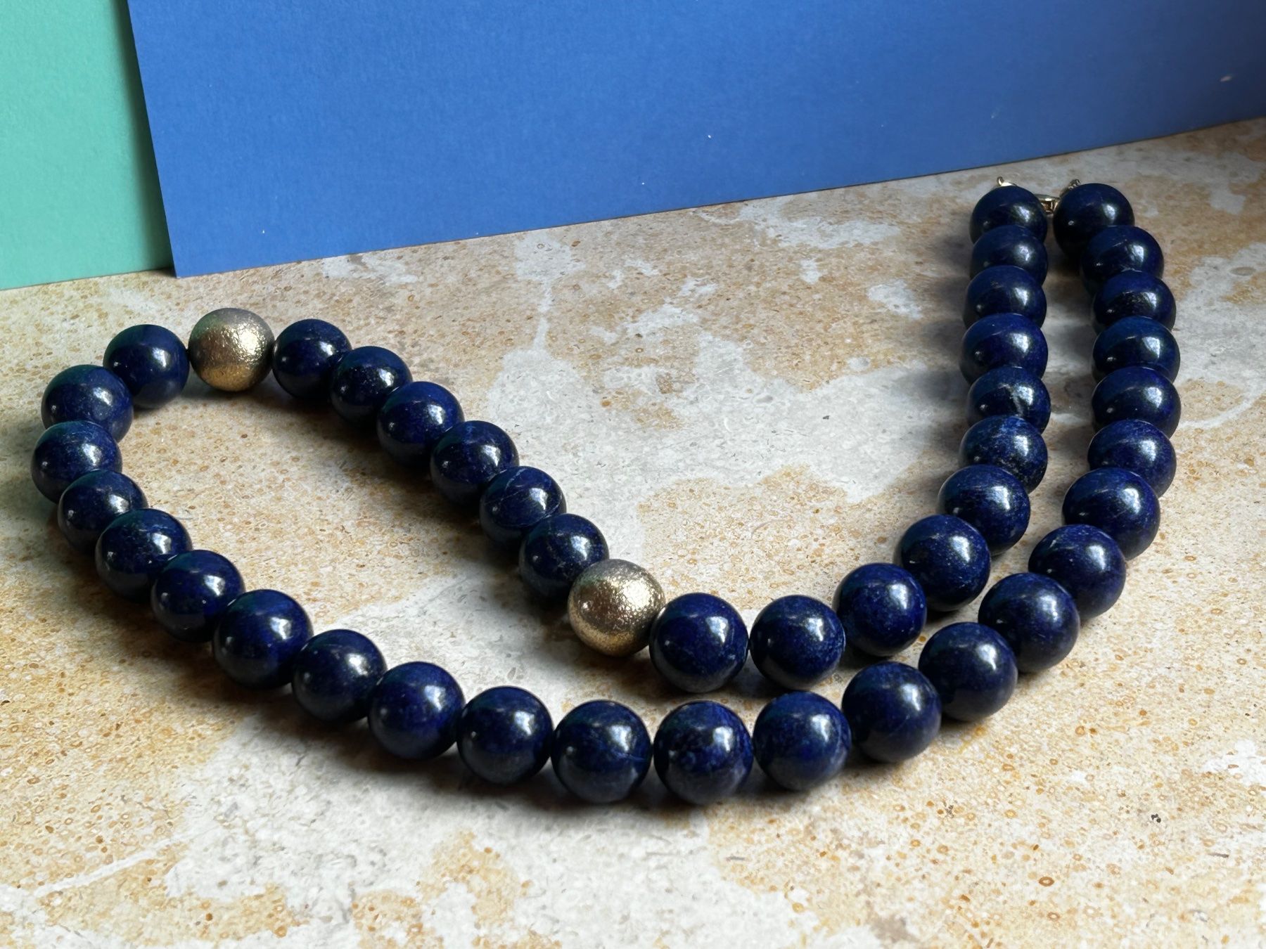Catenine: Lapislazuli Kette goldene Elemente (52cm) – Usato da Laufen venduto da belleskulptur 3