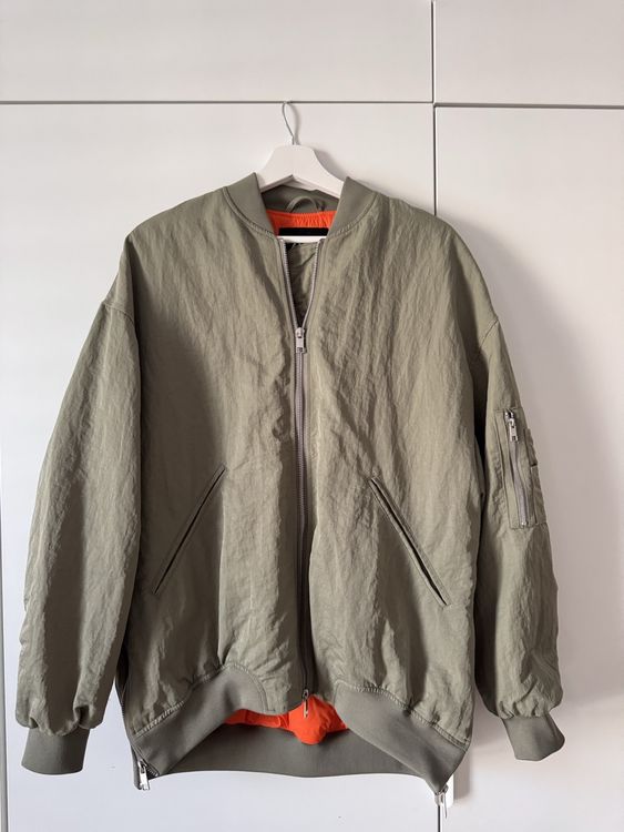 Veste Bomber Zara Kaki Avec Détails Dorés Et Noirs - Taille L - Occasion Très Bon état
