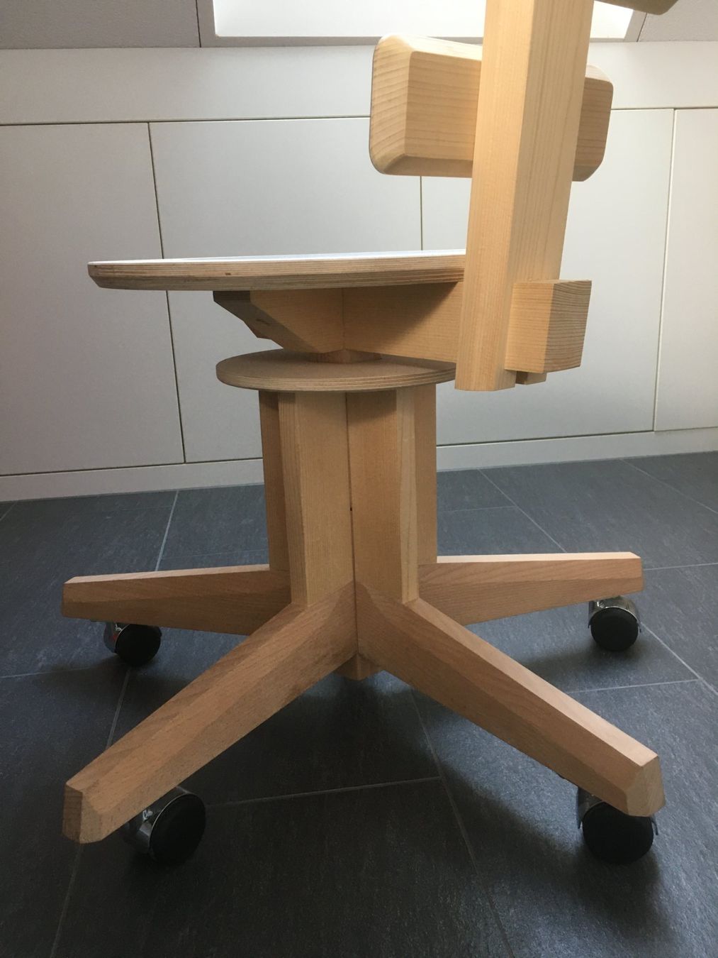 Sedie: Bürostuhl aus Holz mit Rollen – Nuovo (secondo la descrizione) da Neukirch (Egnach) venduto da Crank2 2