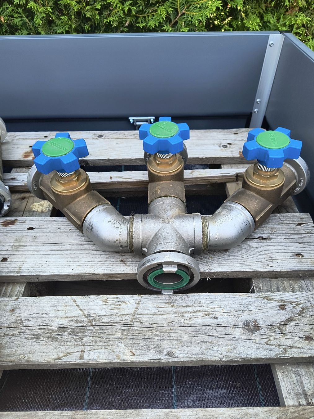 Armaturen: Verteiler Trinkwasser 55mm – Gebraucht aus Richterswil von Fega
