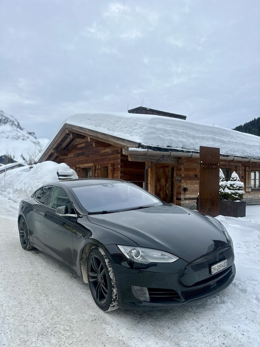 Tesla Automobili: Tesla Model S 85D FREE SUPERCHARGER – Usato da Zürich venduto da ZH77 3