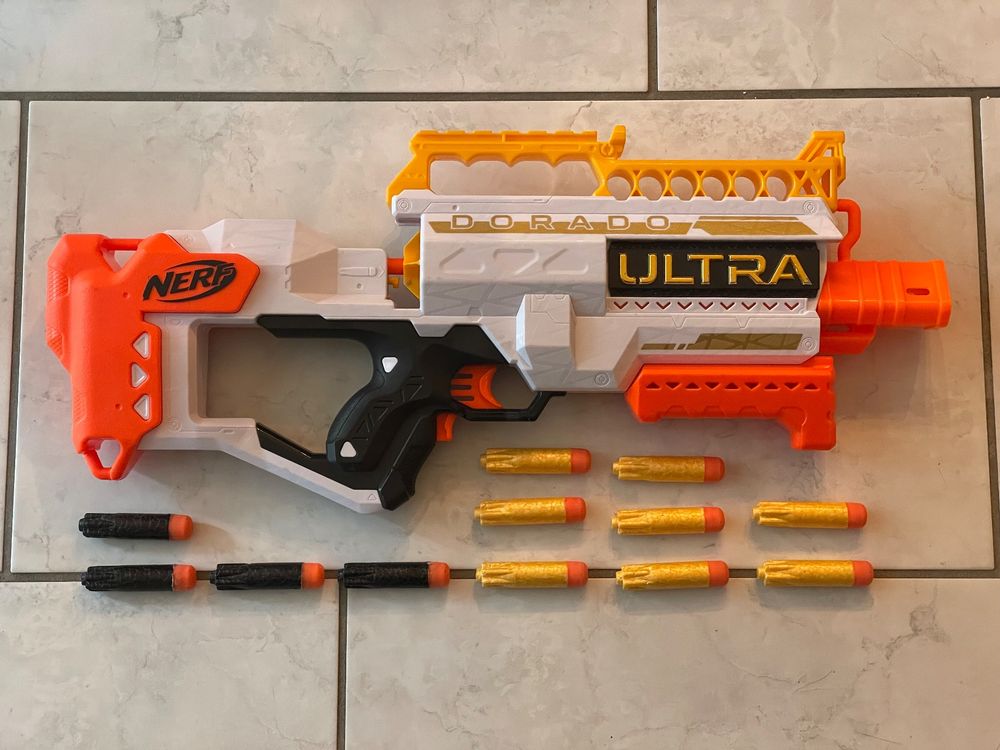 Nerf Gun Ultra Dorado mit Darts Pfeile Munition + Batterien