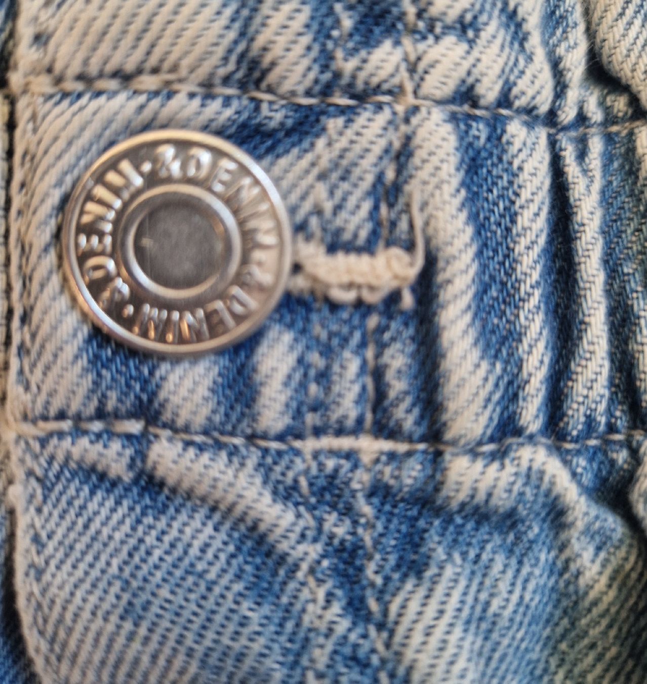 Hosen: Jeans-Shorts, Gr. 128, elastischer Bund – Gebraucht aus Muri b. Bern von rol_xtf8 2