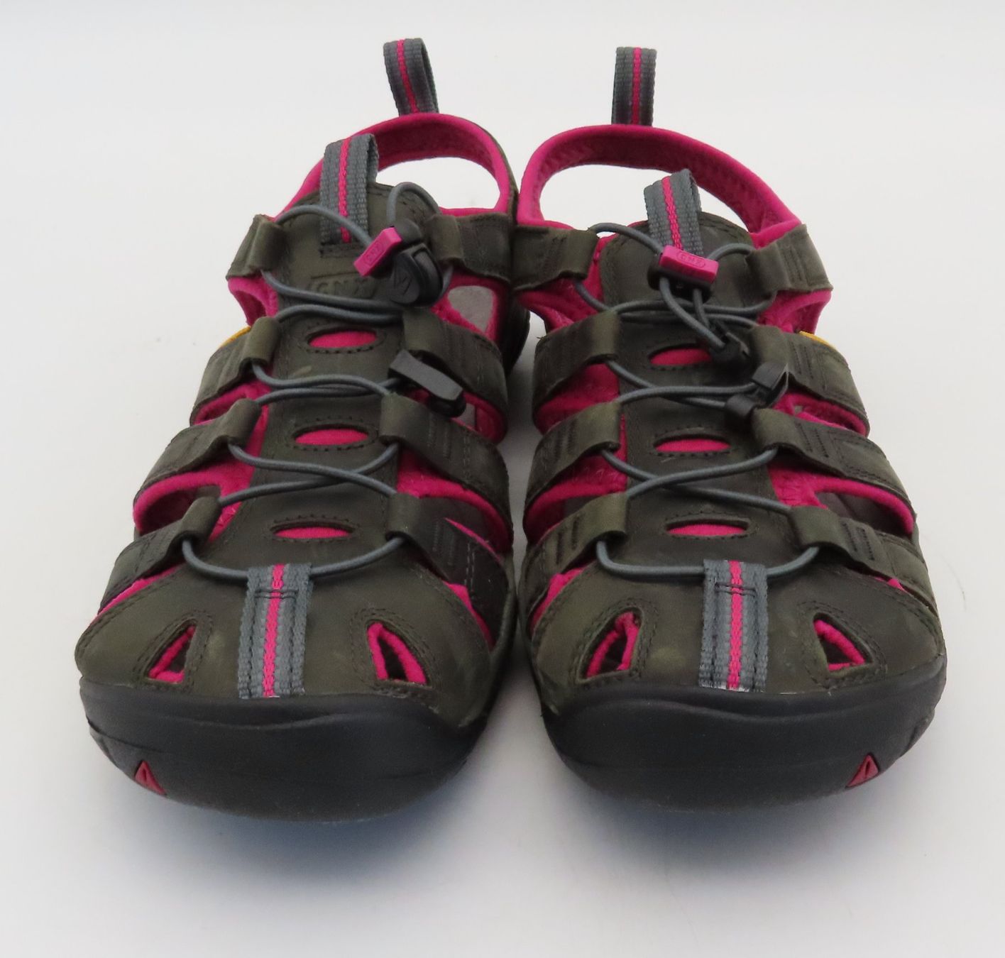 Keen Chaussures femmes: Keen Wandersandalen – D'occasion à Reinach BL par WBZ-Flohmarkt