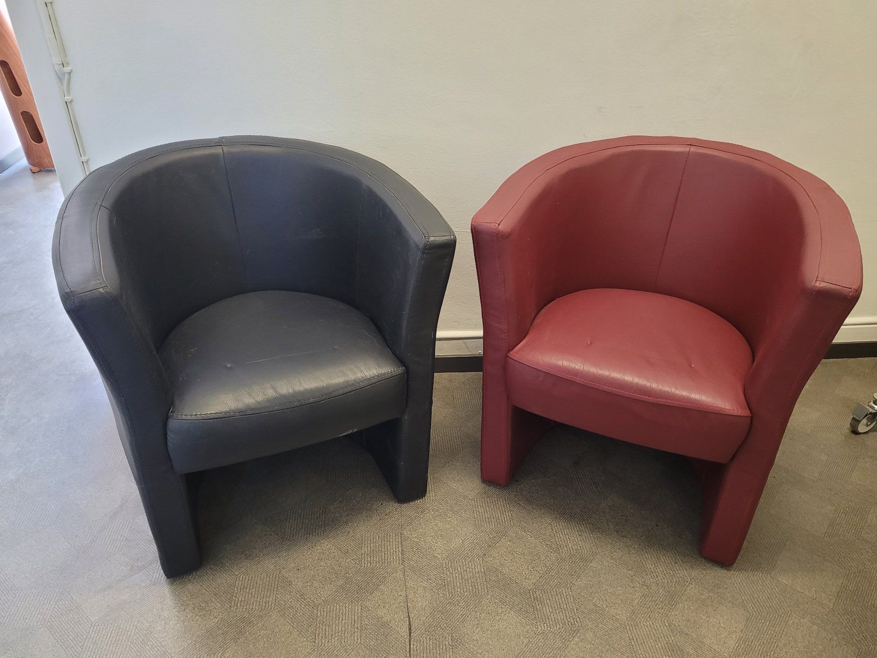 Sessel: 2 Ledersessel – Gebraucht aus Thun von Barbara082
