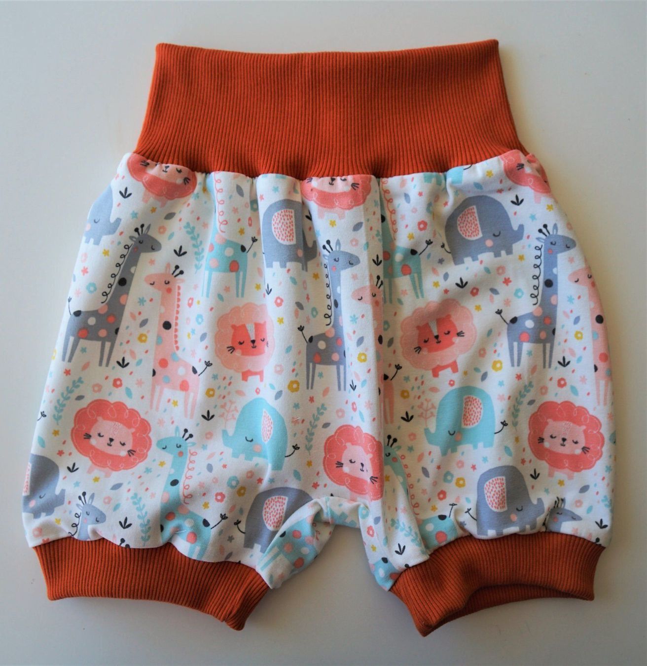 Pantaloni: Kurze Pumphose - Tieren Gr.92/98 – Nuovo e nell'imballaggio originale da Zürich venduto da sambaum