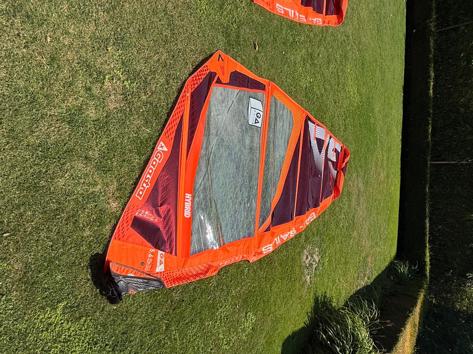 Tavole da surf e di nuoto: Komplettes Surfset Tabou 125 Rocket mit 3 Segel u. Gabelbaum – Usato da Greifensee venduto da RaumZH 5