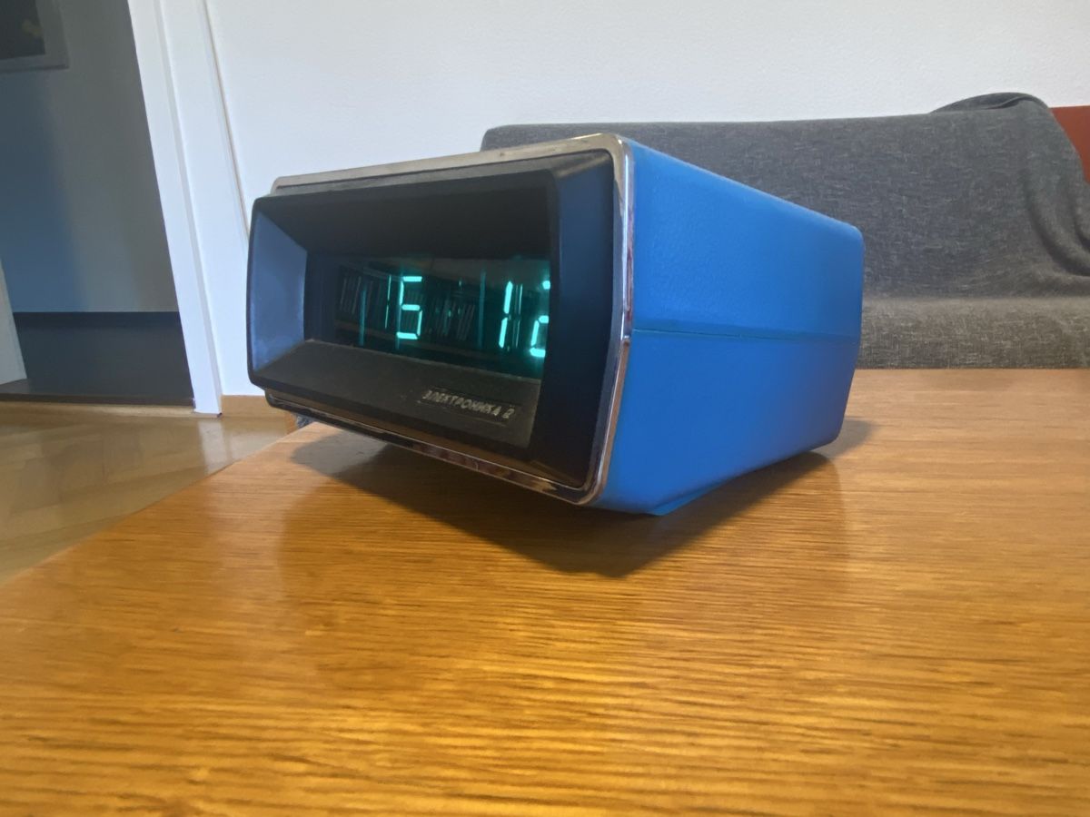 CCCP Orologi: Retro UdSSR Elektronika 2 mit blauem Gehäuse – Usato da Grenchen venduto da Vintagewatchoverdose 1