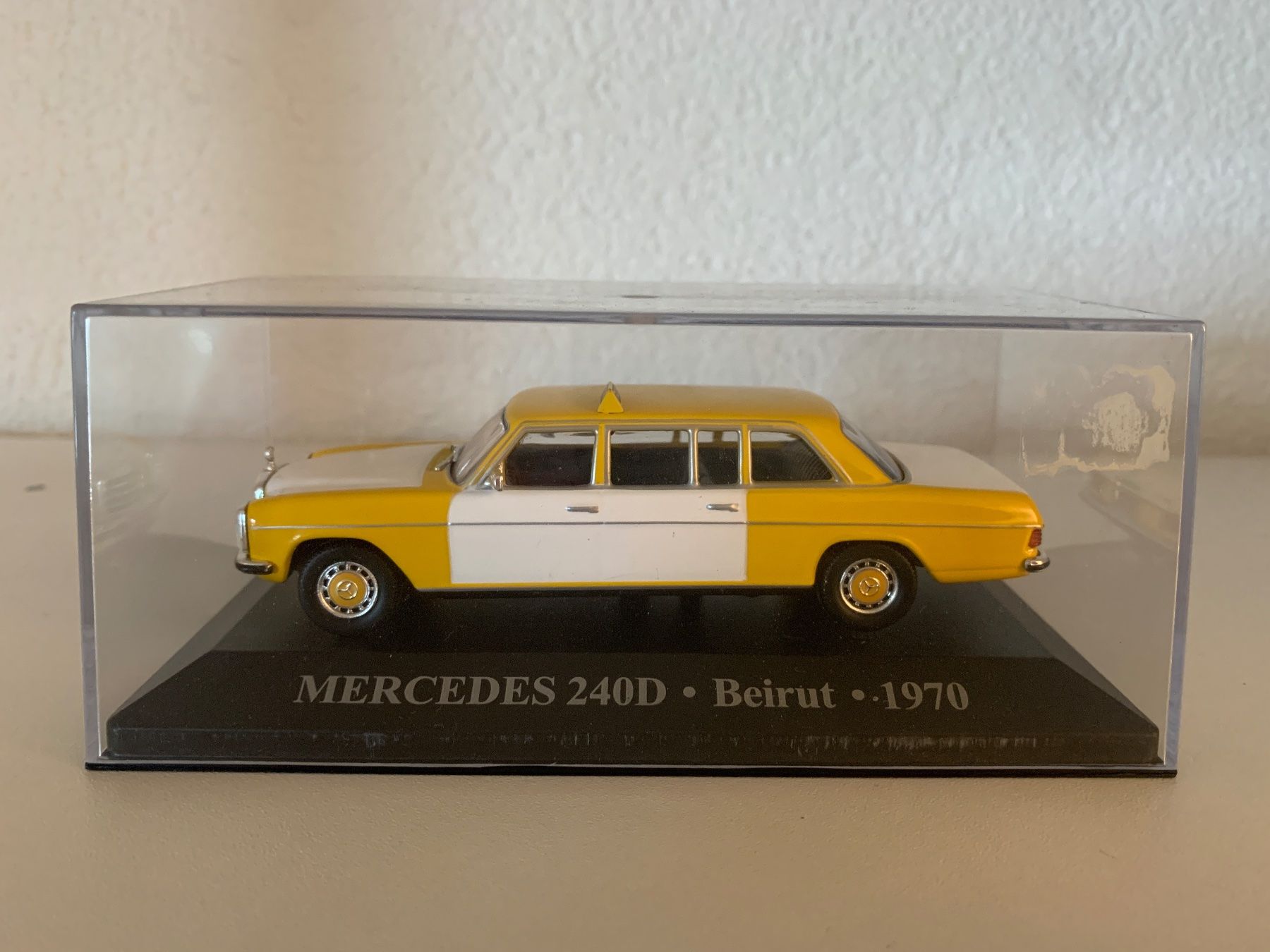 Mercedes-Benz Modellini d'auto: Mercedes 240D - Beirut - 1970 – Usato da Pfäffikon SZ venduto da Anfh8806