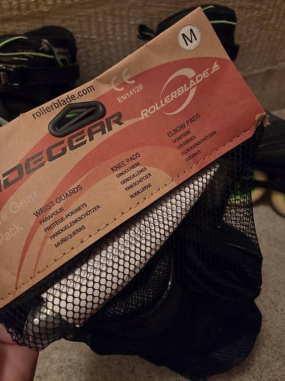 Inline-Skating & Rollschuhe: Rollerblades 40.5 inkl. Schoner-Set - top Zustand – Gebraucht aus Winterthur von Janine18 3
