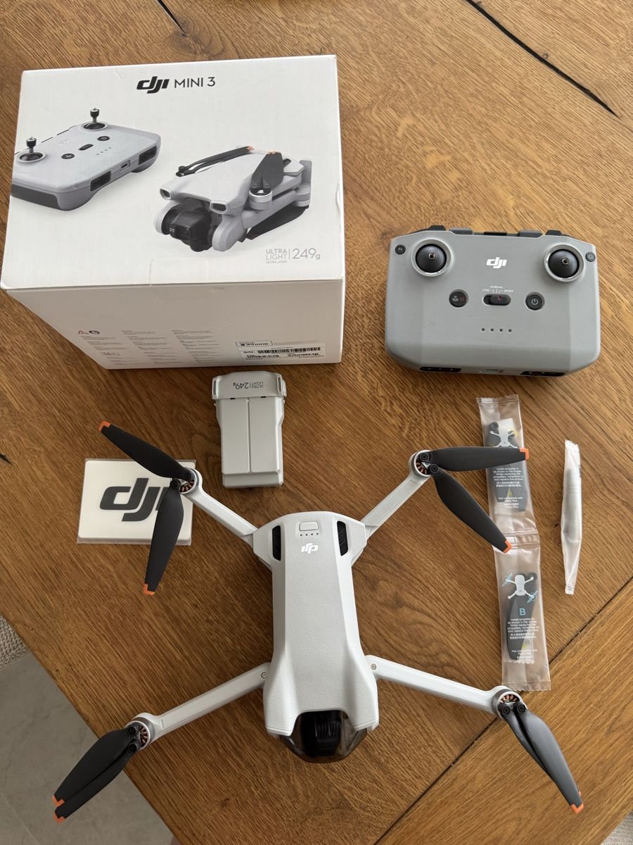 DJI Modellismo RC: DJI Mini 3 mit 2 Akkus, Controller, Zubehör, DJI Box – Usato da Mannenbach-Salenst venduto da nic_5l27