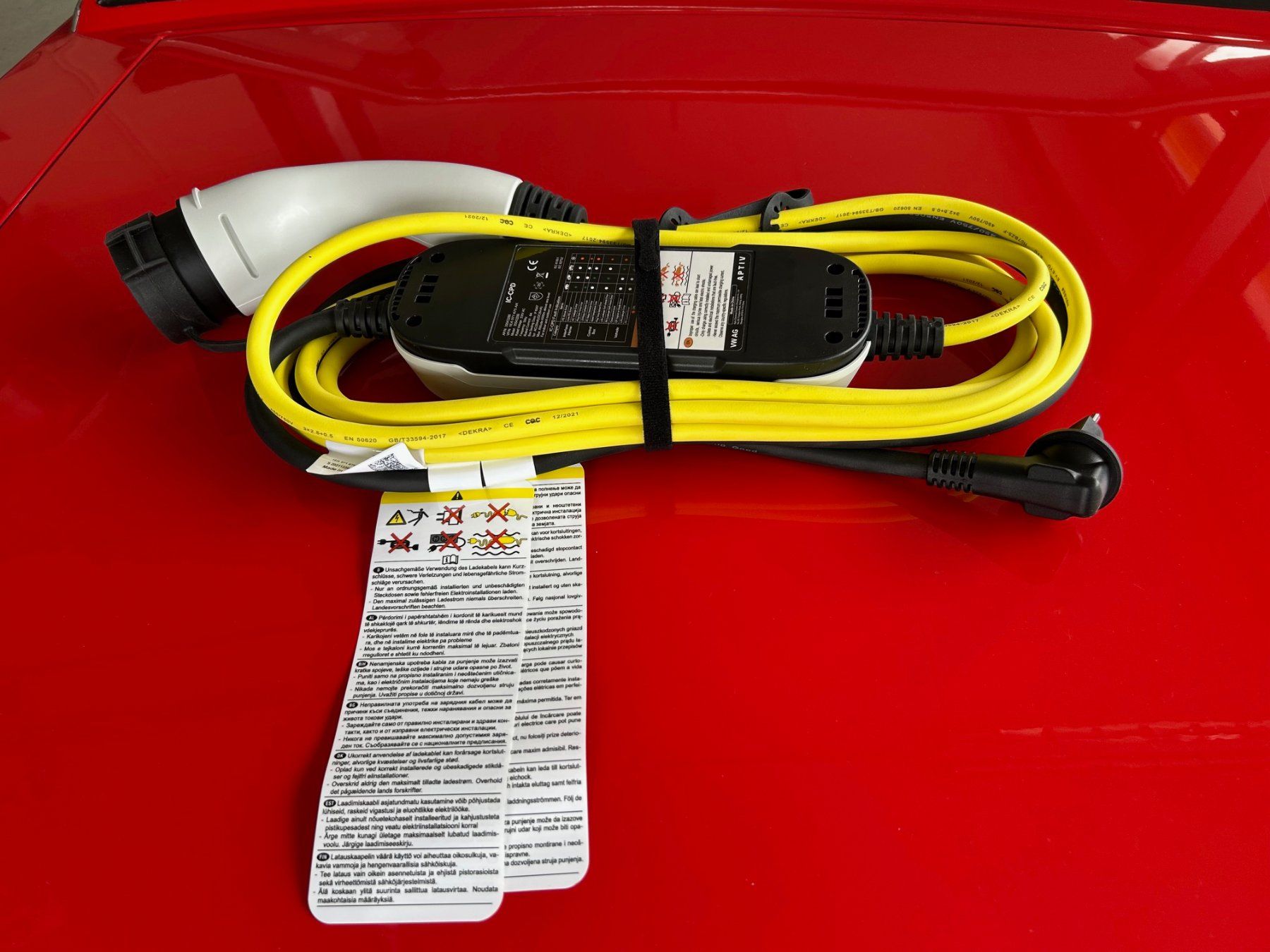 Caricabatterie: Ladekabel Mode 2 / Tragbares EV Ladegerät / Typ 2 NEU – Nuovo (secondo la descrizione) da Neftenbach venduto da Ehrenmitglied 4