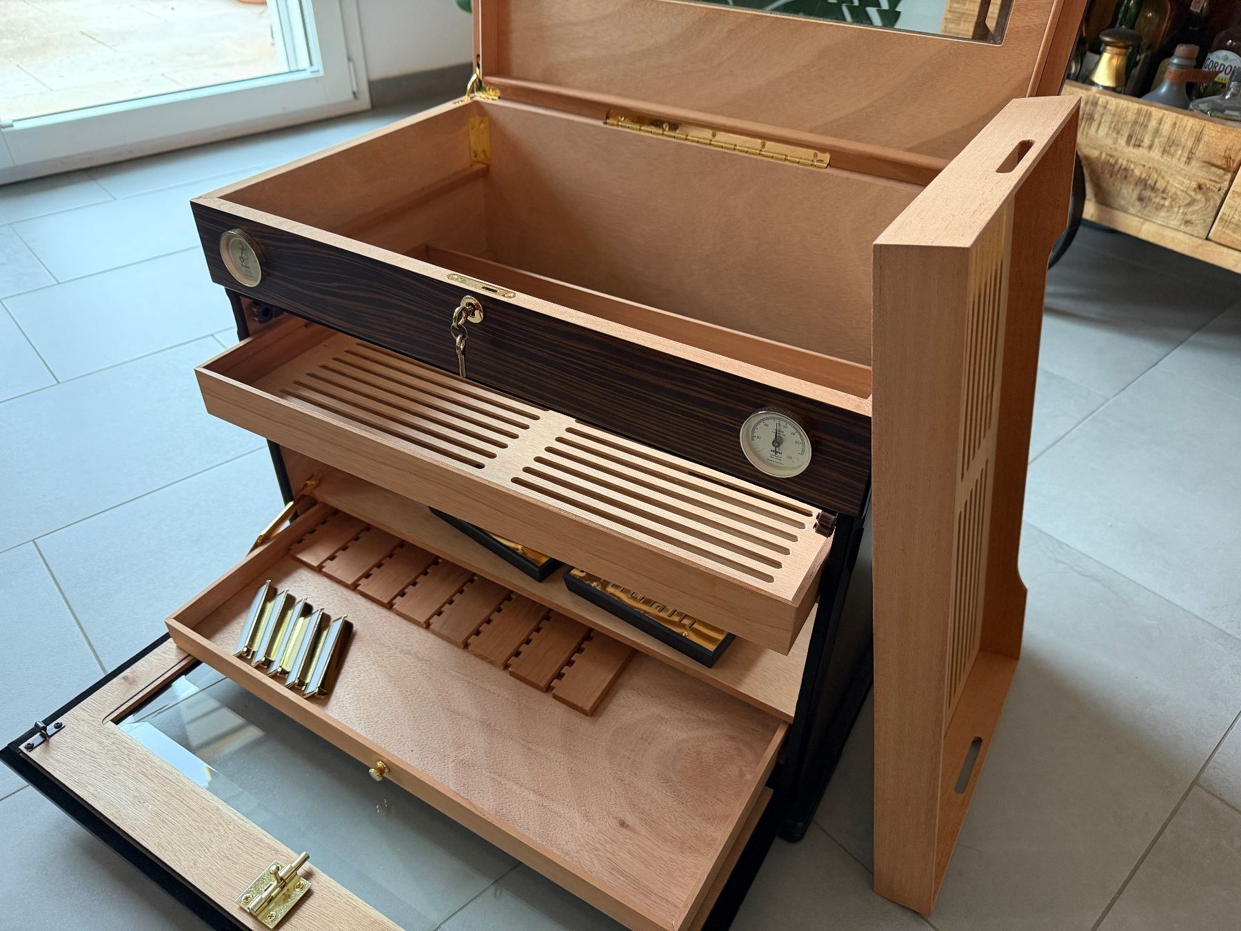 Adorini Humidor per sigari: Humidor Adorini Aficionado Deluxe - Versand möglich! – Usato da Hochfelden venduto da ksky79 2