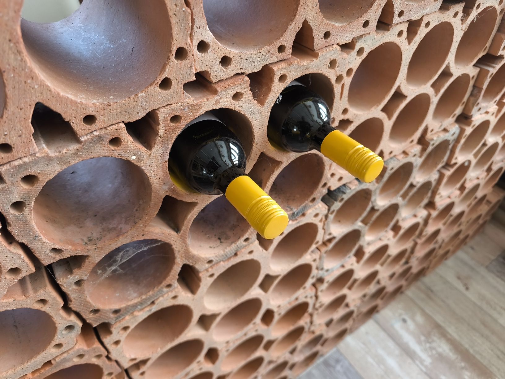 Scaffali: Weinregal aus Tonsteinen – Usato da Göschenen venduto da kai_9ppg