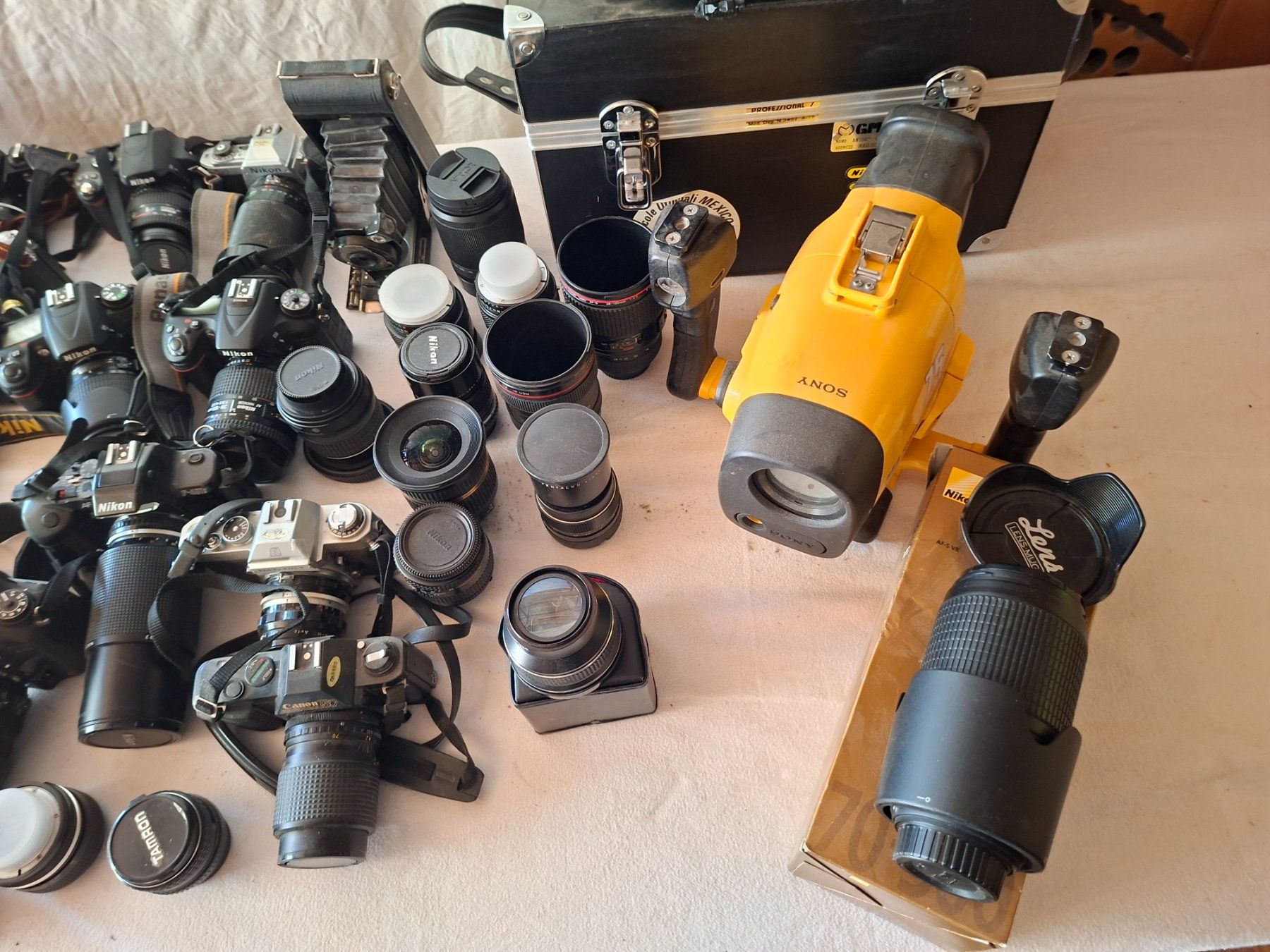 Nikon Kamera: Verschiedene Kameras – Gebraucht aus Masein von Vintagericcardo 1