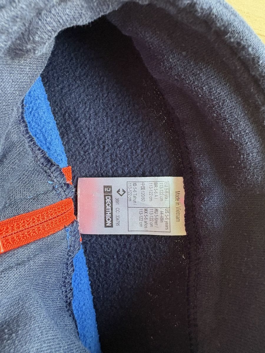 Decathlon Pullover & Sweatshirts: Sweat chaud 5-6 ans – Gebraucht aus Zürich von chemostat 1