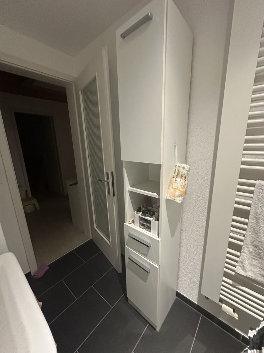 Armadi: Hochschrank Badezimmer weiss – Usato da Pfäffikon ZH venduto da thf_rqs2