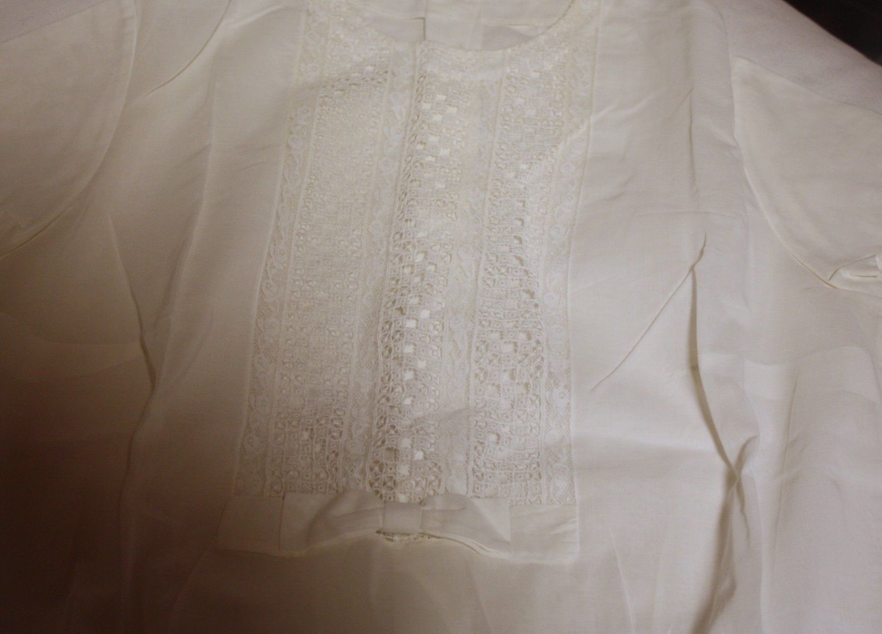 Camicette: Bluse Spitze und Schleife weiss Gr. 42 – Usato da Flüelen venduto da Diversicum-Vintage 5