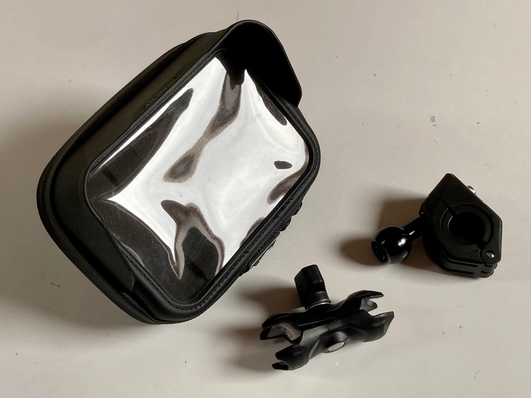 SW-Motech Support: SW-MOTECH / Navi Case Pro M / Universal mount kit – D'occasion à Froideville par EL.YACHT.Okaz