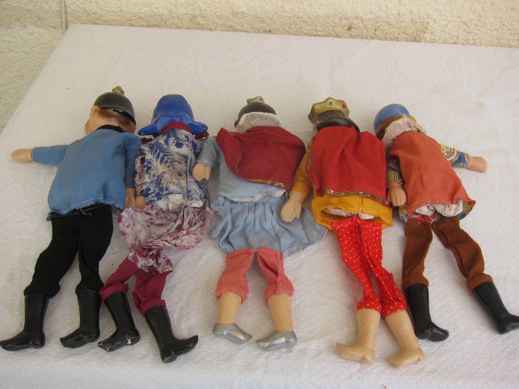 Spielzeuge: 6 Handspielpuppen – Gebraucht aus Regensdorf von Eri8057 7
