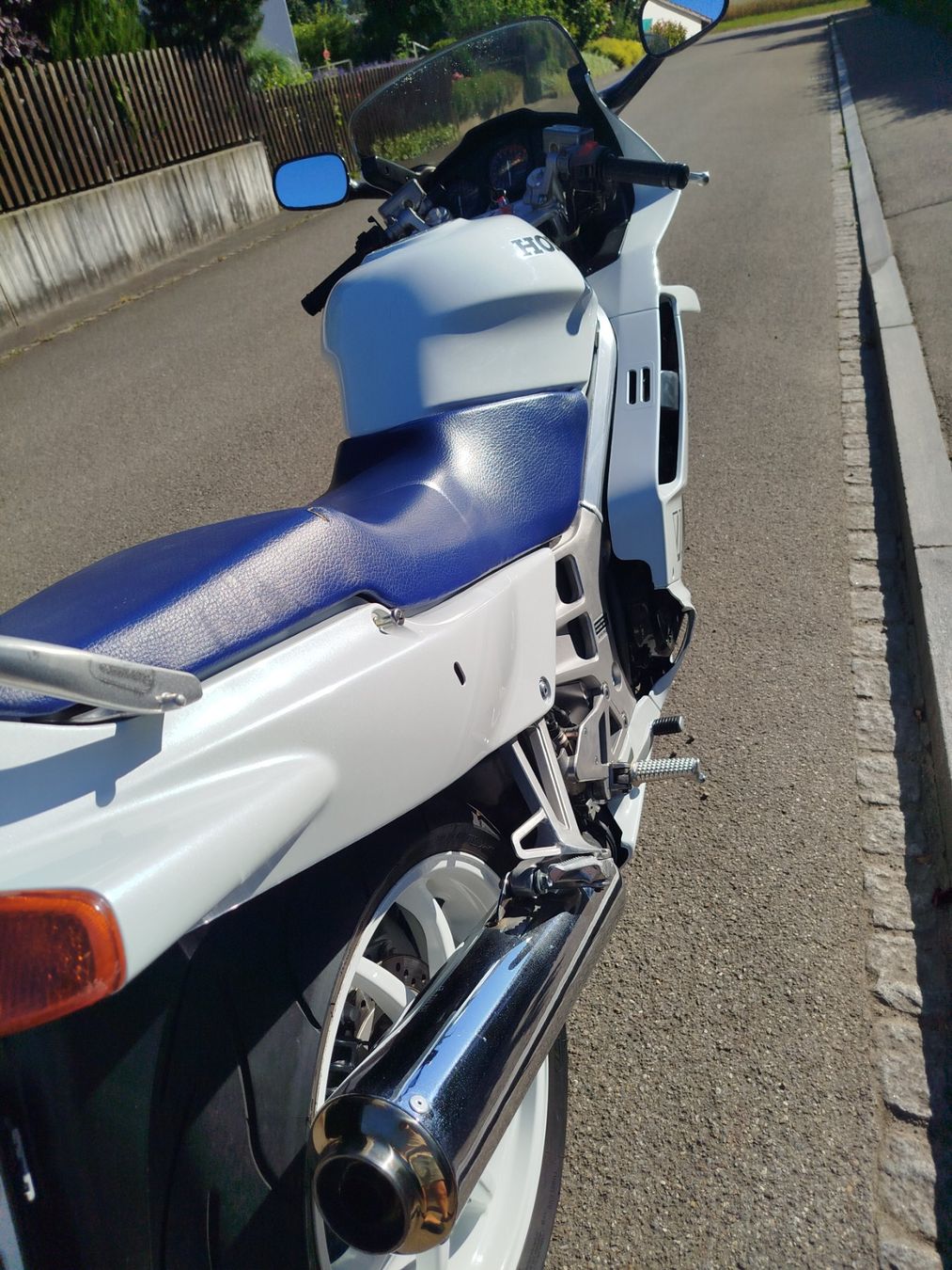 Strada: Schöne Honda VFR 750 – Usato da Wängi venduto da Alfa16 1