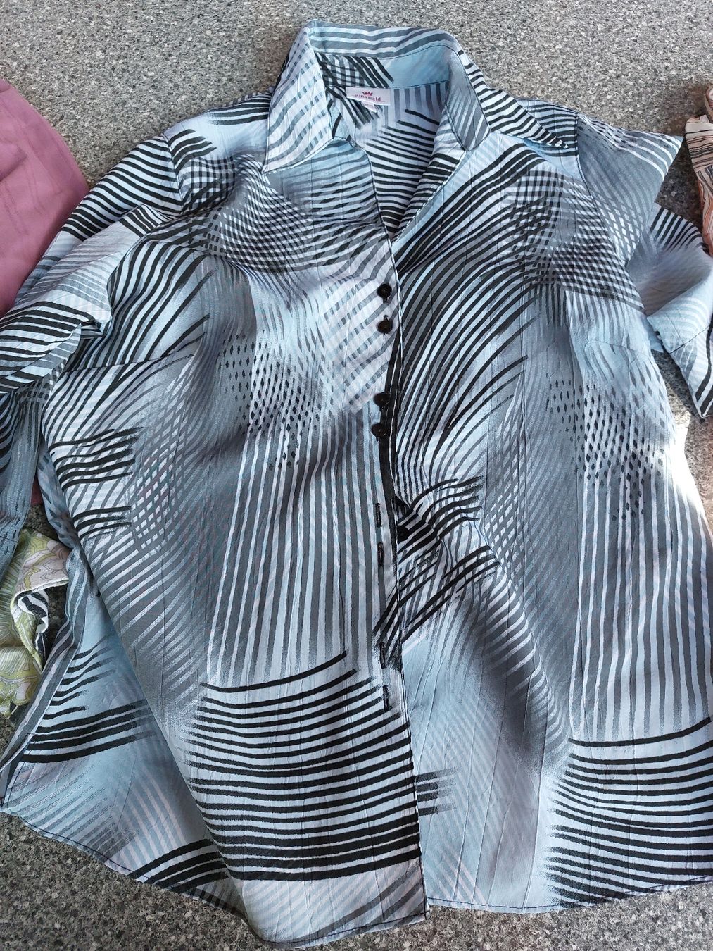 Camicette: 5 x Damenblusen, Shirt, langsam oder 3/4, Gr. 40/42 – Usato da Escholzmatt venduto da Stern777 4