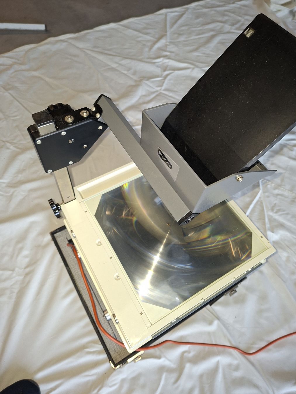 Proiettori: Overheadprojektor (Beamer) mit Koffer – Usato da Kallern venduto da Slobsen 7