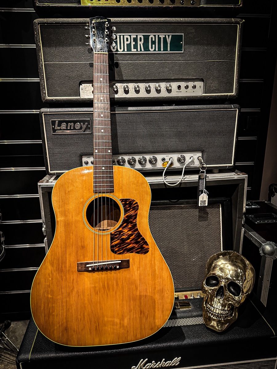 Gibson Strumenti musicali: Gibson J-35 original vintage 1939 – Usato da Montreux venduto da Alligator-AMPS 1