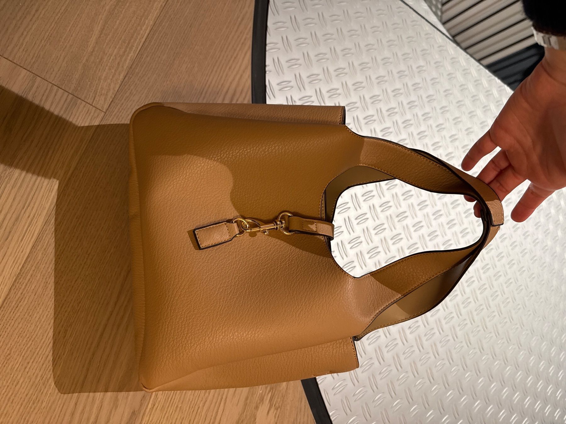 Taschen für Damen: Tasche Kunstleder NEU Beige – Neu (gemäss Beschreibung) aus Cham von nat_pgg6