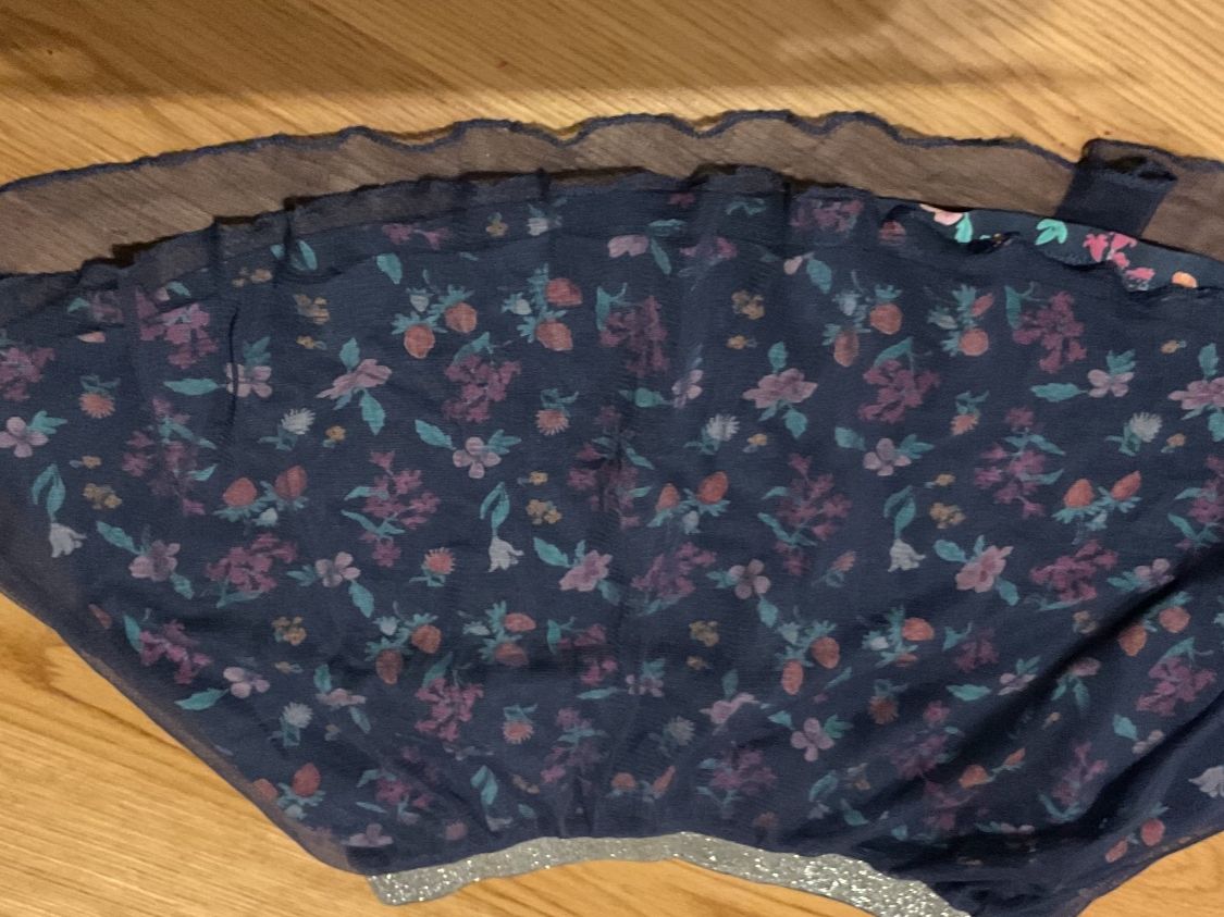 Vestiti & Gonne: Blauer Mädchen Rock  mit Blumenmuster. – Usato da Pfeffingen venduto da Marc4148
