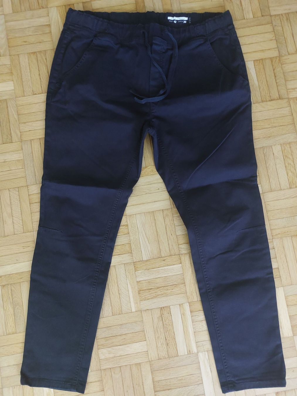 Esprit Pantaloni: Esprit Slim Jogger 42 Herbst – Nuovo (secondo la descrizione) da Rosshäusern venduto da ter_z9gp