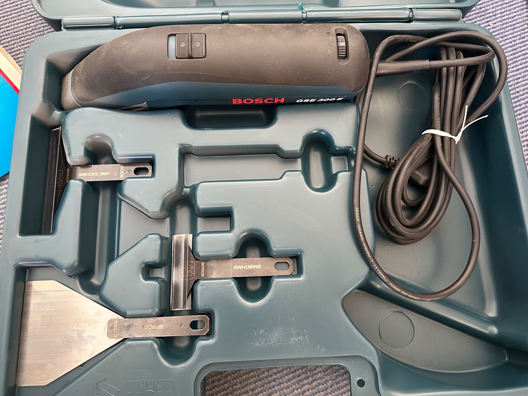 Bosch Alle Werkzeuge: Bosch Elektroschaber GSE 300 E – Neu und originalverpackt aus Rafz von Store41 1
