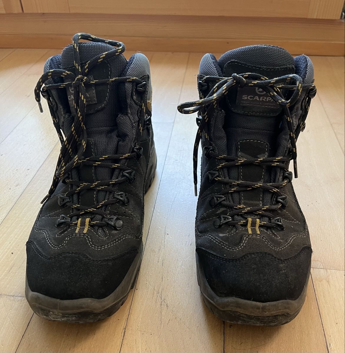 Scarpa Scarpe da uomo: Scarpa Wanderschuhe Grösse 42.5, guter Zustand – Usato da Arisdorf venduto da iLuki 1
