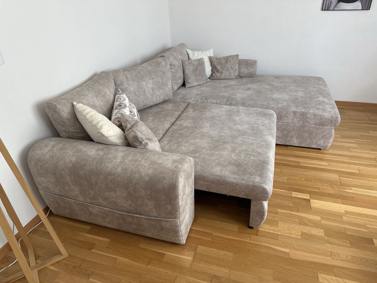 Divani: Ecksofa hellgrau Stoff top Zustand – Usato da Aarau venduto da lolly03 3