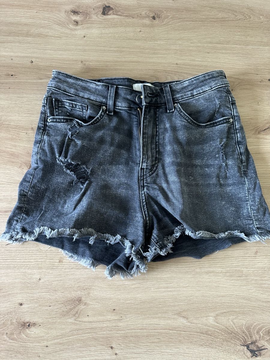 H&M Jeans: H&M Shorts Gr. 38 – Gebraucht aus Langenthal von denise96