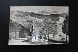 Ansichtskarte Einsiedeln mit Kapelle, Berge,  gelaufen 1953