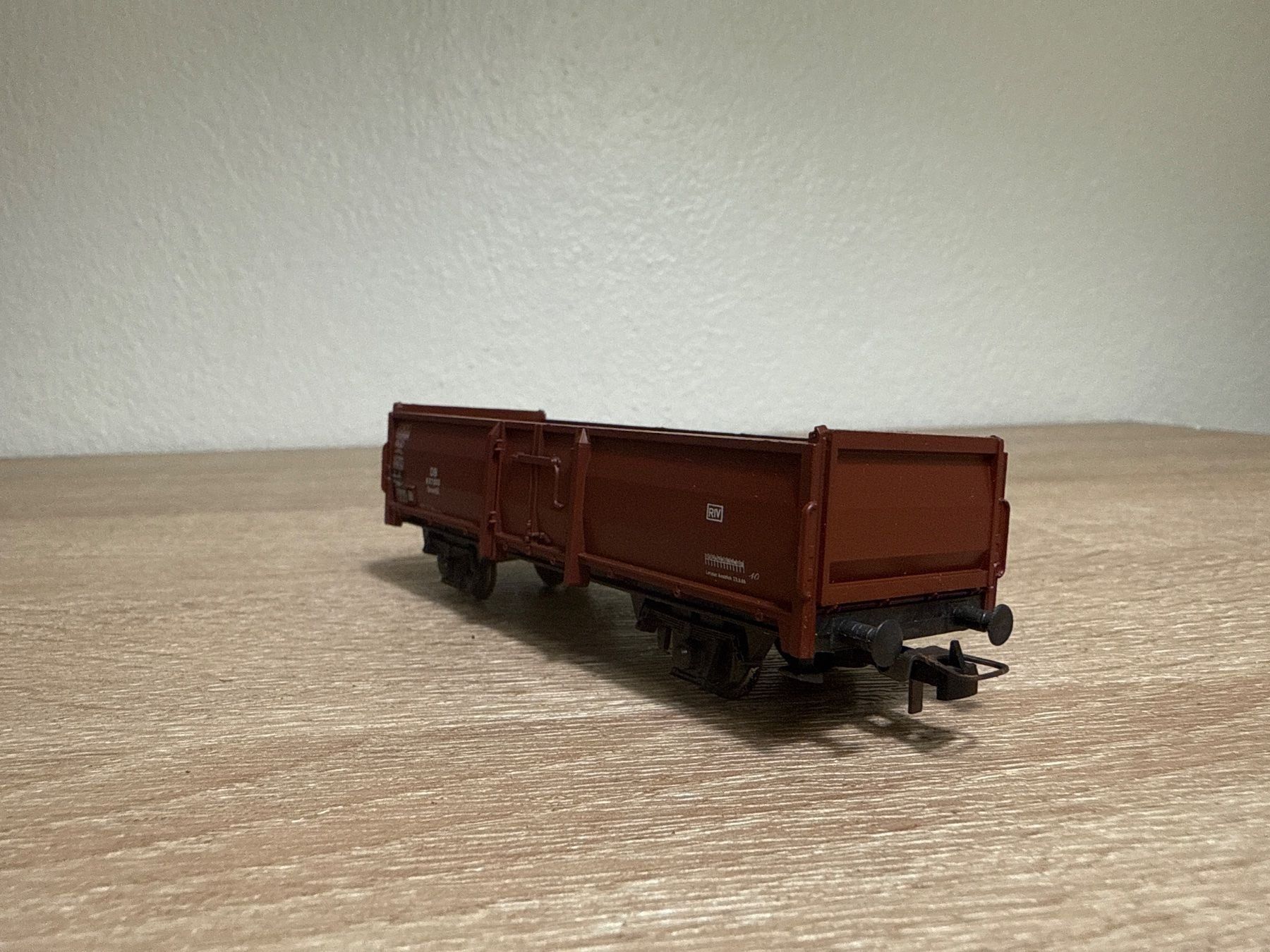 Roco Modellini di ferrovie: Roco Güterwagen DB H0 (91) – Usato da St-Aubin-Sauges venduto da Lo_Go 3