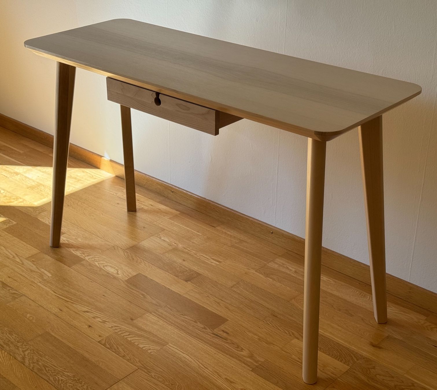 Ikea Schreibtische: Lisabo desk 118 x 45 cm with warranty – Neu (gemäss Beschreibung) aus Adliswil von rub_6fzp