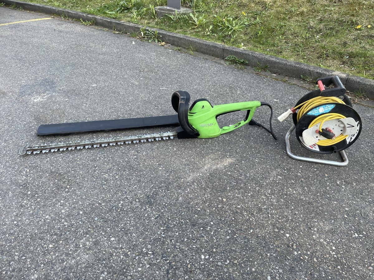 Tutti gli attrezzi: Heckenschere Elektro – Usato da Würenlos venduto da Shop_Shop 1