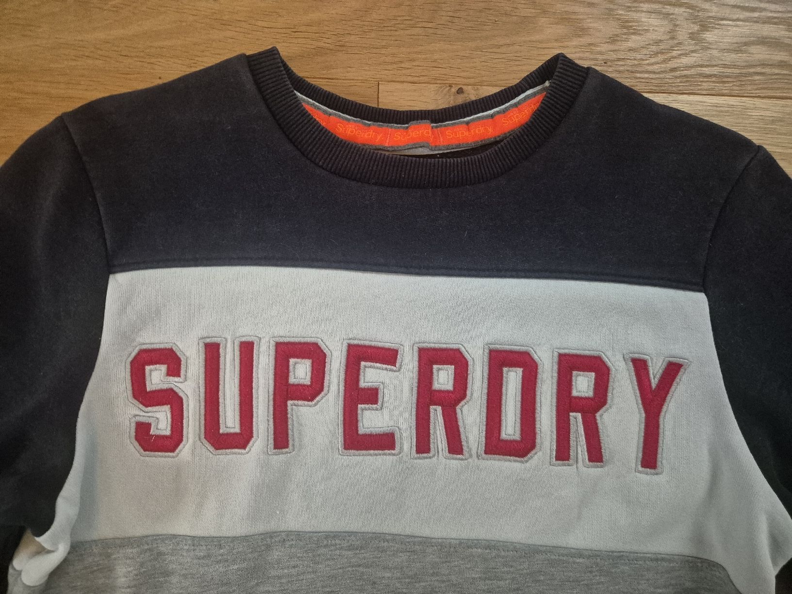Superdry Pullover & Sweatshirts: Superdry Pullover Herren Grösse M schwarz grau bunt – Gebraucht aus Zuzgen von SaBee91 1