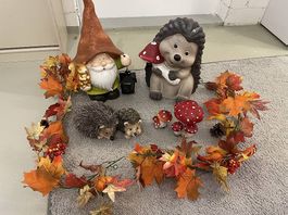 Herbst Dekoration Zwerg Igel Pilze