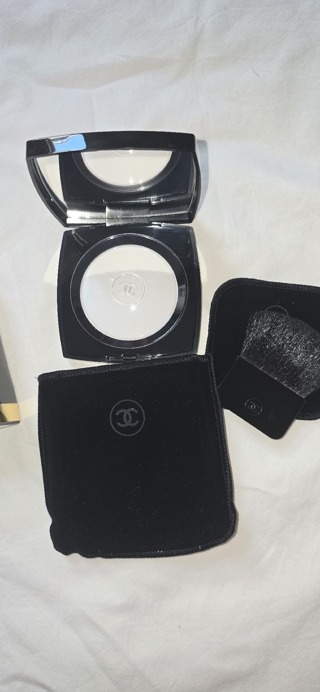 Chanel Make-up: CHANEL POUDRE DOUCE 10 LYS BLANC neuf – Neu und originalverpackt aus Martigny von zin_y9tt 1