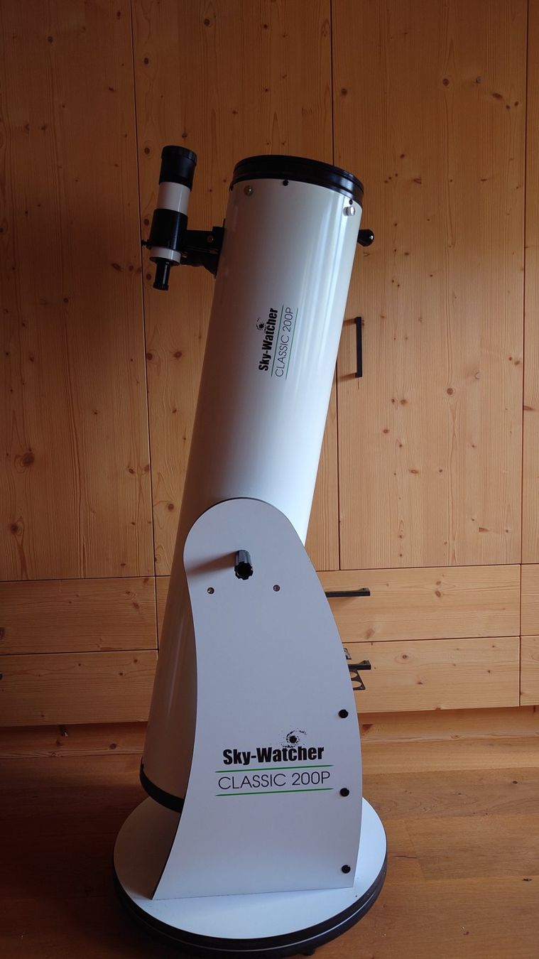 Sky-Watcher Telescopi: Teleskop Dobson Sky-Watcher Classic 200P – Nuovo (secondo la descrizione) da Lenk im Simmental venduto da brig83