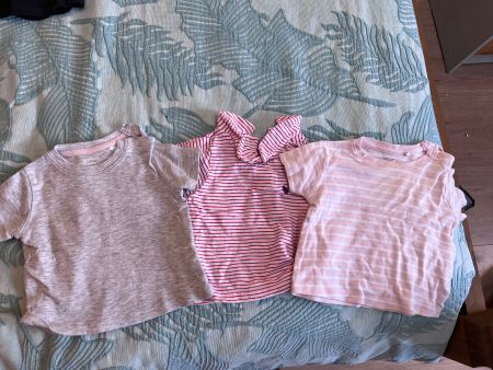 3 T-Shirts, Größe 68, guter Zustand