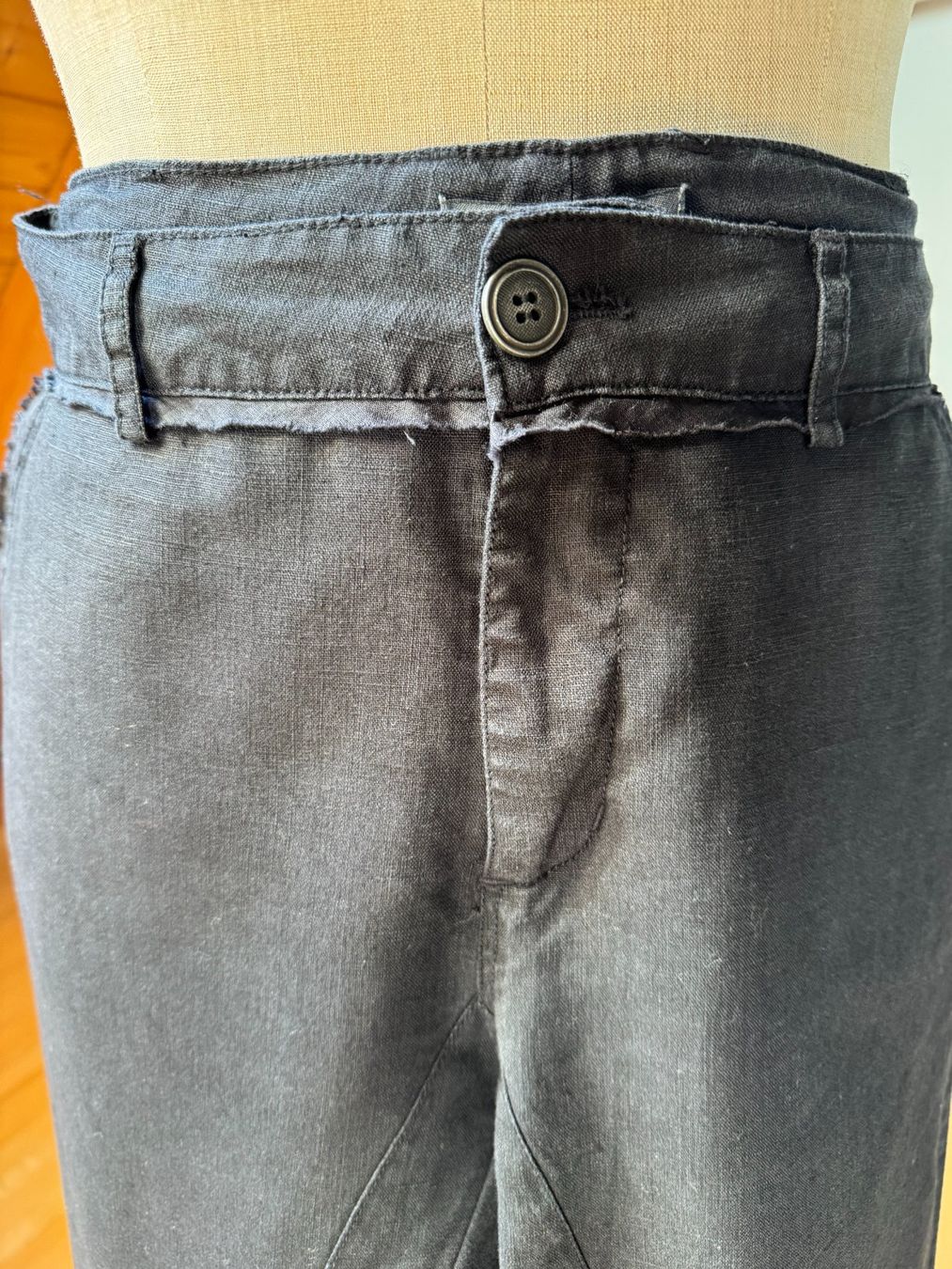 Nile Pantaloni: Schwarze Leinenhose von Nile – Nuovo (secondo la descrizione) da Stäfa venduto da Mofi8712 1